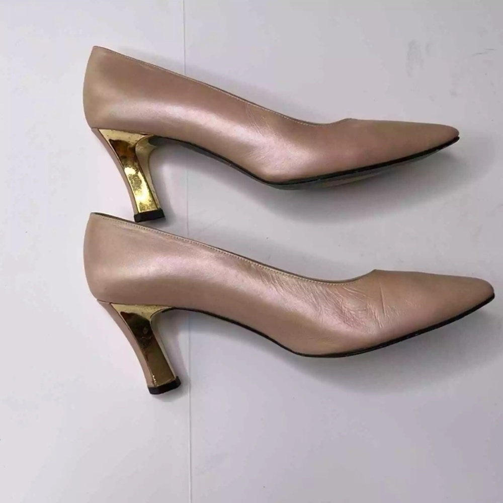 Stuart Weitzman blush leather with gold heels size 8 1/2m